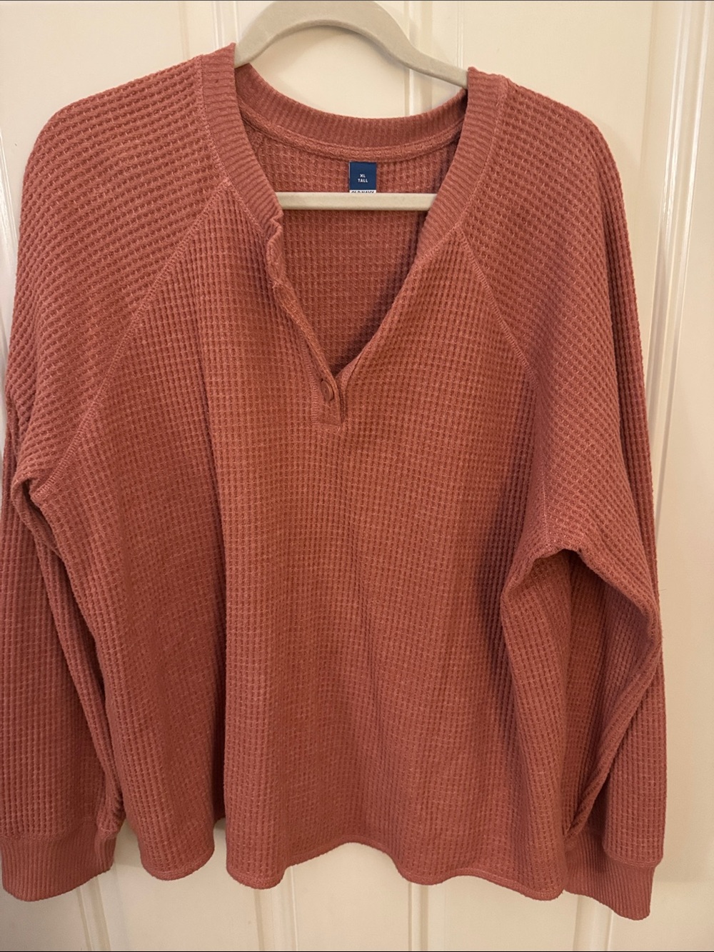 Old Navy Waffle V-Neck Pullover Sweater in Dusty Rose